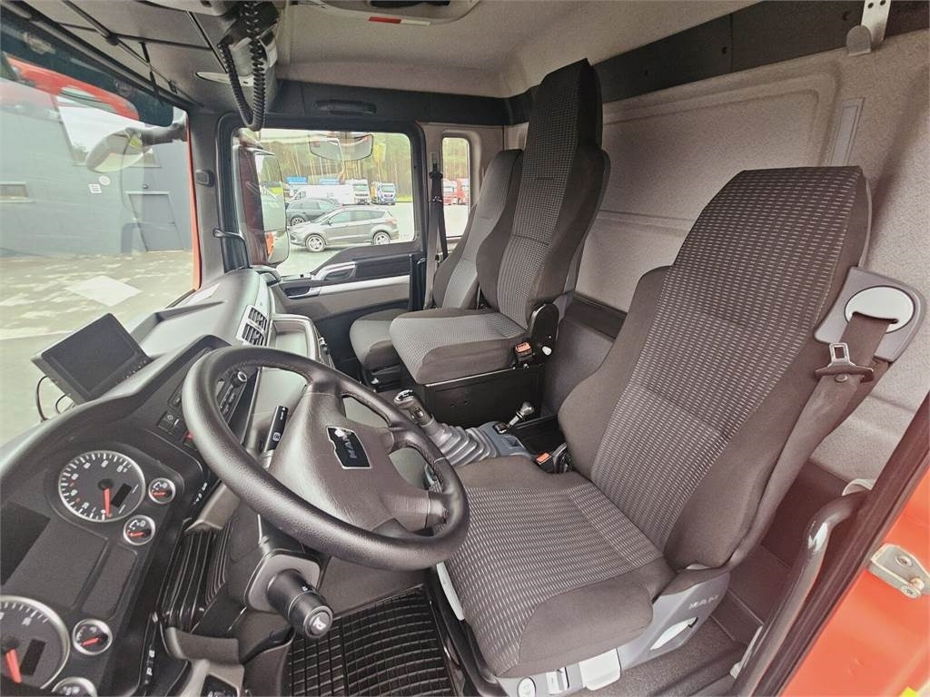 Leasing de MAN TGS 26.440 6x6 9500 l water + 950 foam Stolarczyk  MAN TGS 26.440 6x6 9500 l water + 950 foam Stolarczyk: foto 36