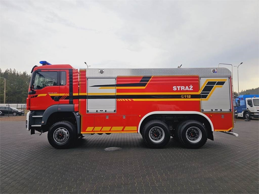 MAN TGS 26.440 6x6 9500 l water + 950 foam Stolarczyk  - Camión de bomberos: foto 2 MAN TGS 26.440 6x6 9500 l water + 950 foam Stolarczyk  - Camión de bomberos: foto 2