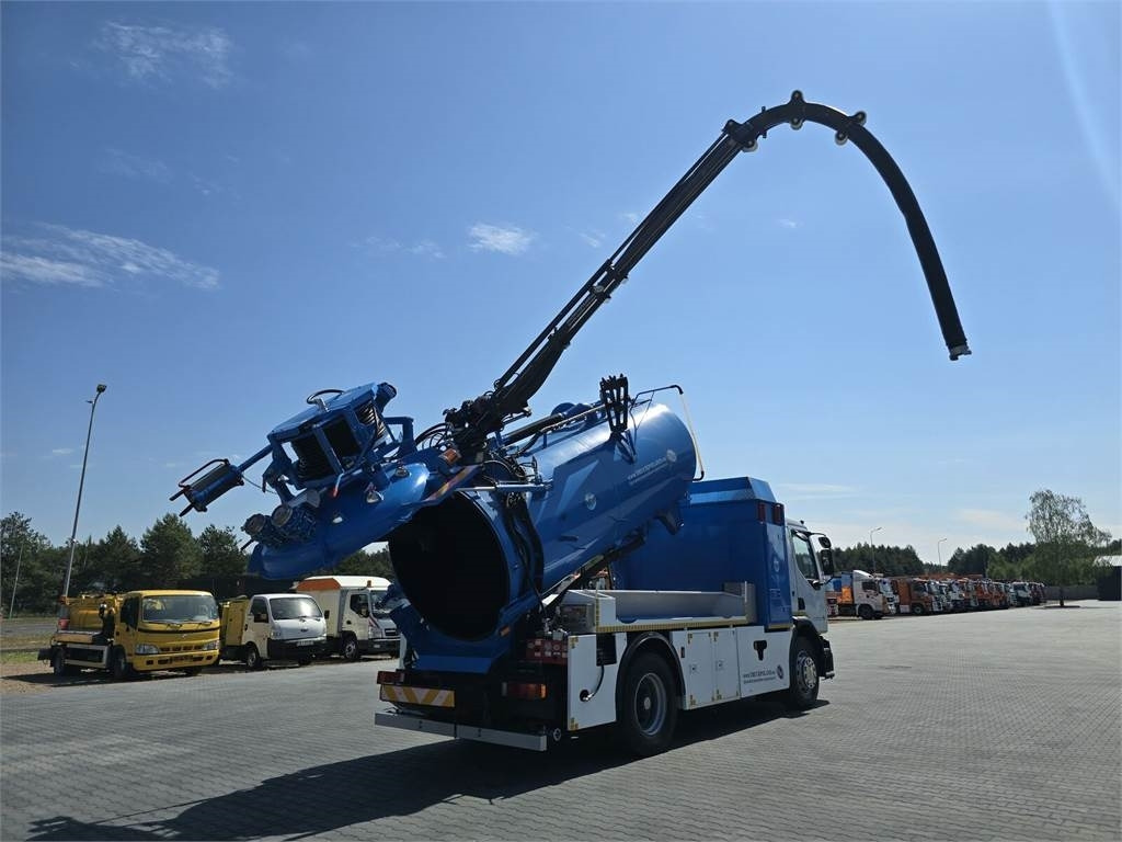 Renault 4x2 WUKO RIVARD for collecting liquid waste - Limpieza de alcantarillado: foto 1 Renault 4x2 WUKO RIVARD for collecting liquid waste - Limpieza de alcantarillado: foto 1
