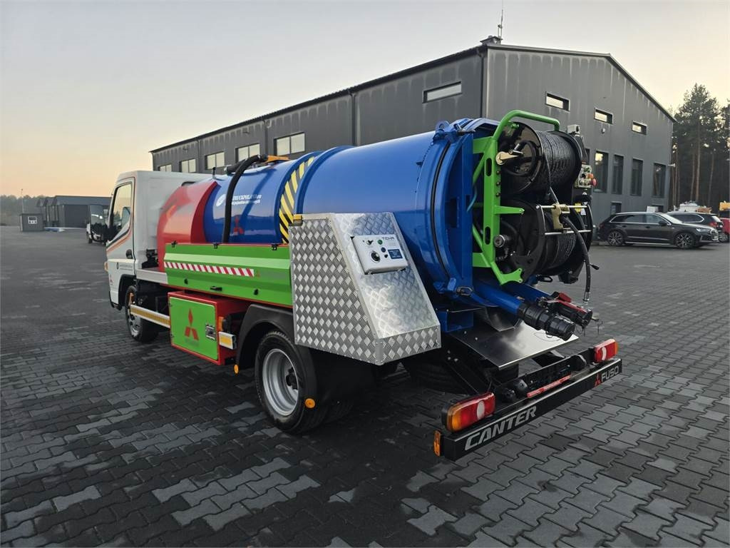 Mitsubishi ROM KOKS SMART COMBI WUKO HOT WATER FOR CLEANING S - Vehículo municipal: foto 5 Mitsubishi ROM KOKS SMART COMBI WUKO HOT WATER FOR CLEANING S - Vehículo municipal: foto 5