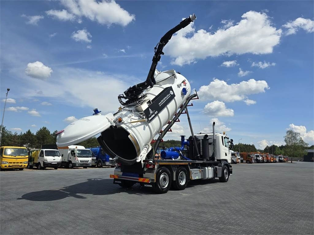 Scania Saugbagger Larsen FlexVac 311 Vacuum suction loade - Vehículo municipal: foto 1 Scania Saugbagger Larsen FlexVac 311 Vacuum suction loade - Vehículo municipal: foto 1
