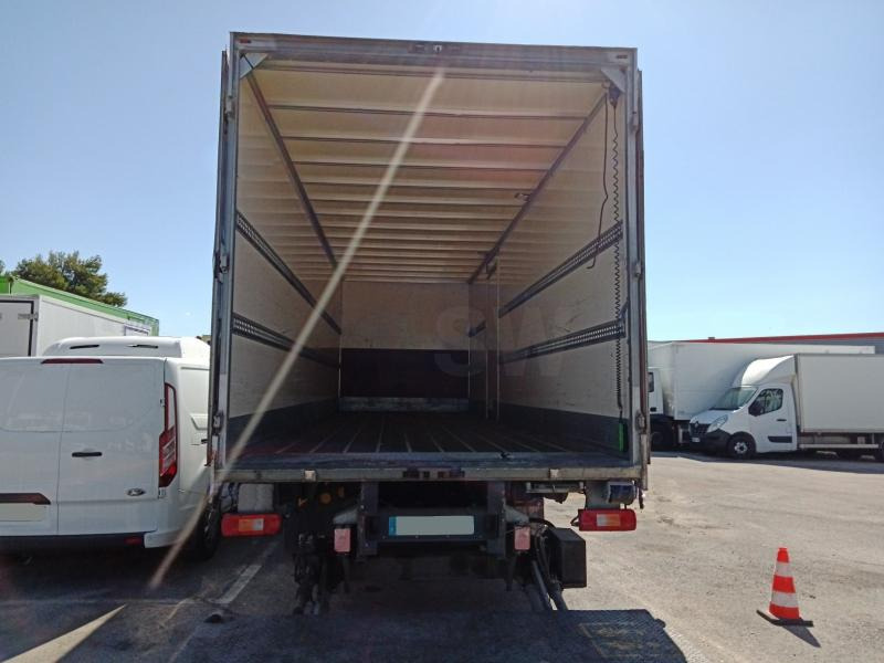 Renault D-Series 19 Wide 320 - Camión caja cerrada: foto 3 Renault D-Series 19 Wide 320 - Camión caja cerrada: foto 3