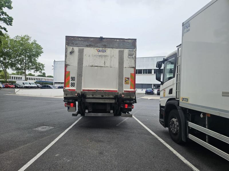 Scania P 320 - Camión frigorífico: foto 4 Scania P 320 - Camión frigorífico: foto 4