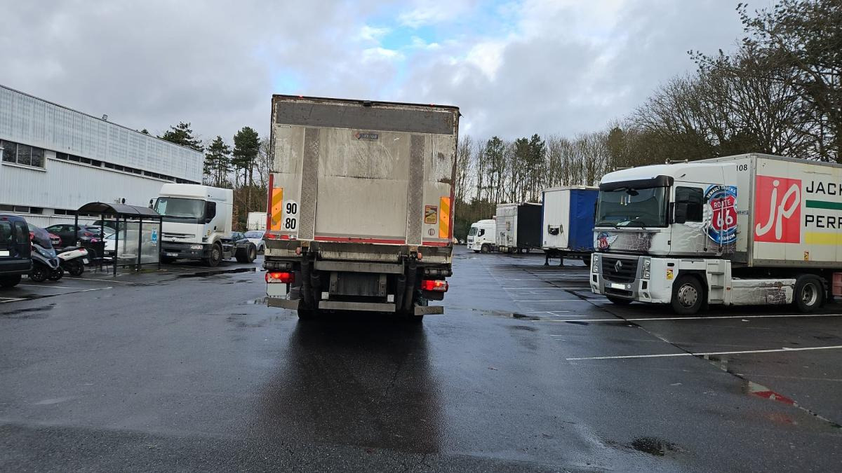 Scania P 370 - Camión frigorífico: foto 4 Scania P 370 - Camión frigorífico: foto 4