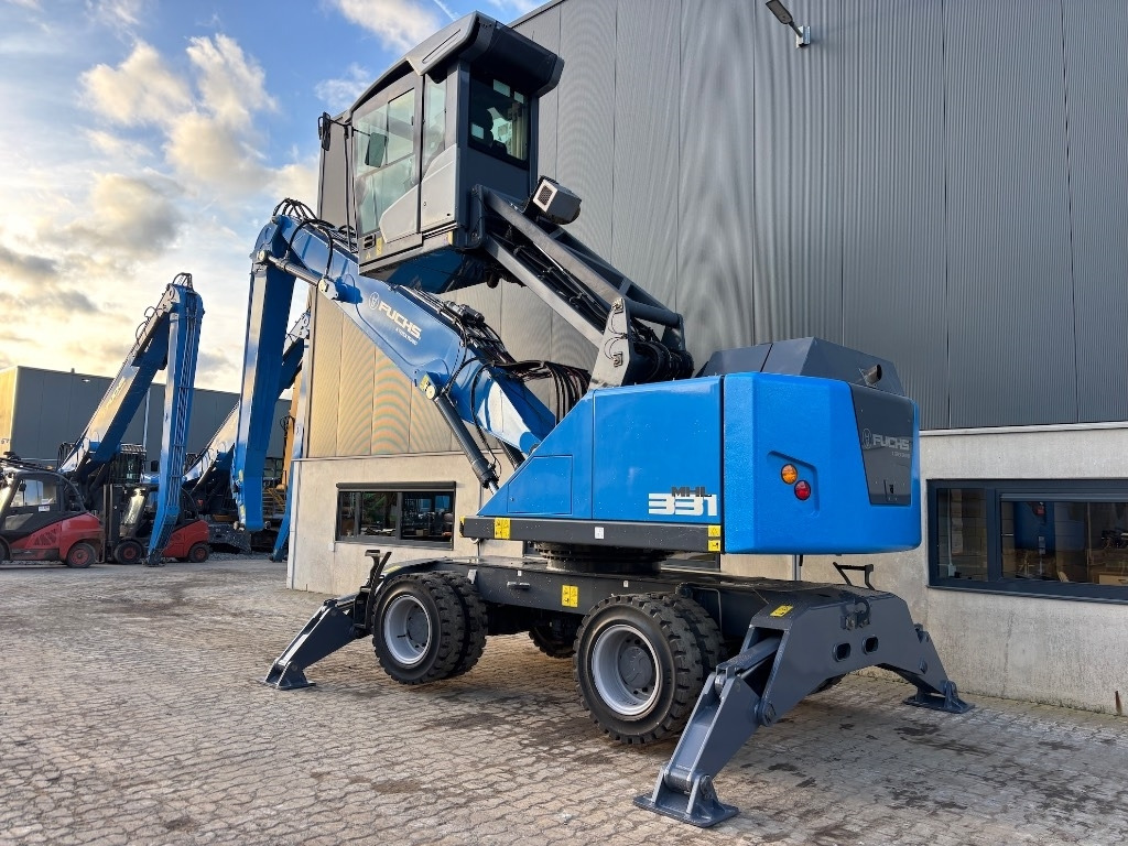 Fuchs MHL 331 F - MHL331 - MHL335 - Manipulador de materiales: foto 3 Fuchs MHL 331 F - MHL331 - MHL335 - Manipulador de materiales: foto 3