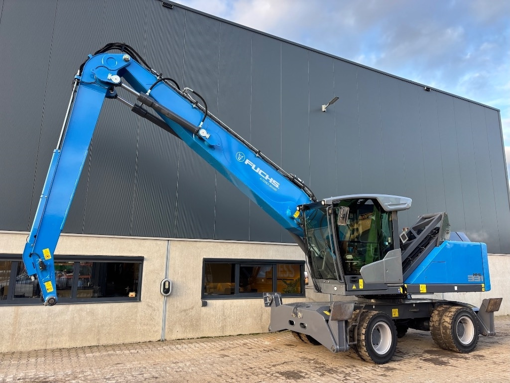 Fuchs MHL 331 F - MHL331 - MHL335 - Manipulador de materiales: foto 4 Fuchs MHL 331 F - MHL331 - MHL335 - Manipulador de materiales: foto 4