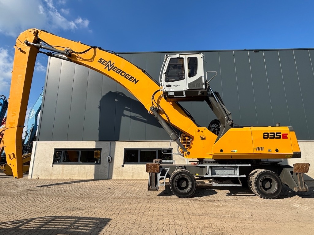 Sennebogen 835 - 835M - 835E - 835 E - Manipulador de materiales: foto 1 Sennebogen 835 - 835M - 835E - 835 E - Manipulador de materiales: foto 1