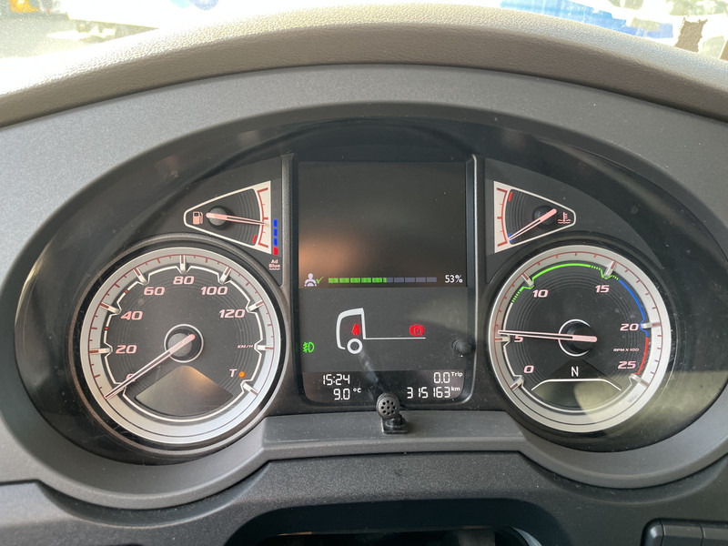 DAF XF 480 FT SSC / 315 dkm / Schade - Damage / 2 Tanks / Stand Klima - Cabeza tractora: foto 4 DAF XF 480 FT SSC / 315 dkm / Schade - Damage / 2 Tanks / Stand Klima - Cabeza tractora: foto 4