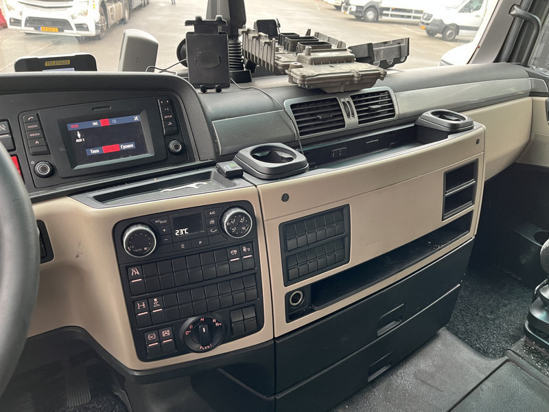 MAN TGX 18.460 XXL / Motor Defect -> Not Running / Retarder / 645 dkm / 2 Tanks - Cabeza tractora: foto 5 MAN TGX 18.460 XXL / Motor Defect -> Not Running / Retarder / 645 dkm / 2 Tanks - Cabeza tractora: foto 5