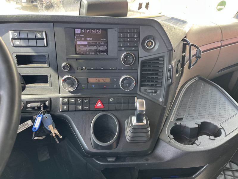 Mercedes-Benz Actros 1842 Streamspace / 897 dkm / 2 Tanks / NL Truck - Cabeza tractora: foto 5 Mercedes-Benz Actros 1842 Streamspace / 897 dkm / 2 Tanks / NL Truck - Cabeza tractora: foto 5