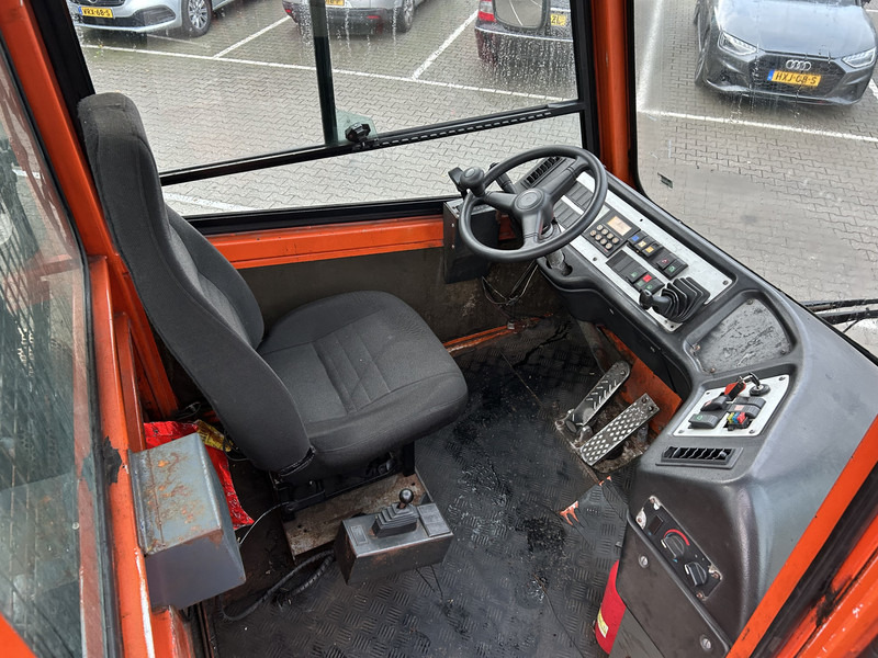 Terberg YT 182 / Allison / Cummins / 2006 / Terminal Tractor - Cabeza tractora: foto 3 Terberg YT 182 / Allison / Cummins / 2006 / Terminal Tractor - Cabeza tractora: foto 3