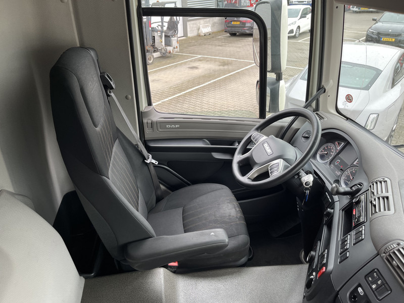 DAF CF 260 FA / Carrier Koeler - 30 gr / Chereau Frigobox / Laadklep 2000 kg - Camión frigorífico: foto 3 DAF CF 260 FA / Carrier Koeler - 30 gr / Chereau Frigobox / Laadklep 2000 kg - Camión frigorífico: foto 3