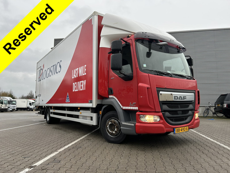 DAF LF 210 FA / 12 Ton / 450 dkm / Tacho V2 / Box / Laadklep / APK TUV 09-26 - Camión caja cerrada: foto 1 DAF LF 210 FA / 12 Ton / 450 dkm / Tacho V2 / Box / Laadklep / APK TUV 09-26 - Camión caja cerrada: foto 1
