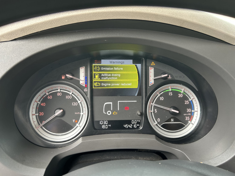 DAF LF 210 FA / 12 Ton / 454 dkm / Pritsch-Plane / LBW / NL Truck - Camión lona: foto 4 DAF LF 210 FA / 12 Ton / 454 dkm / Pritsch-Plane / LBW / NL Truck - Camión lona: foto 4