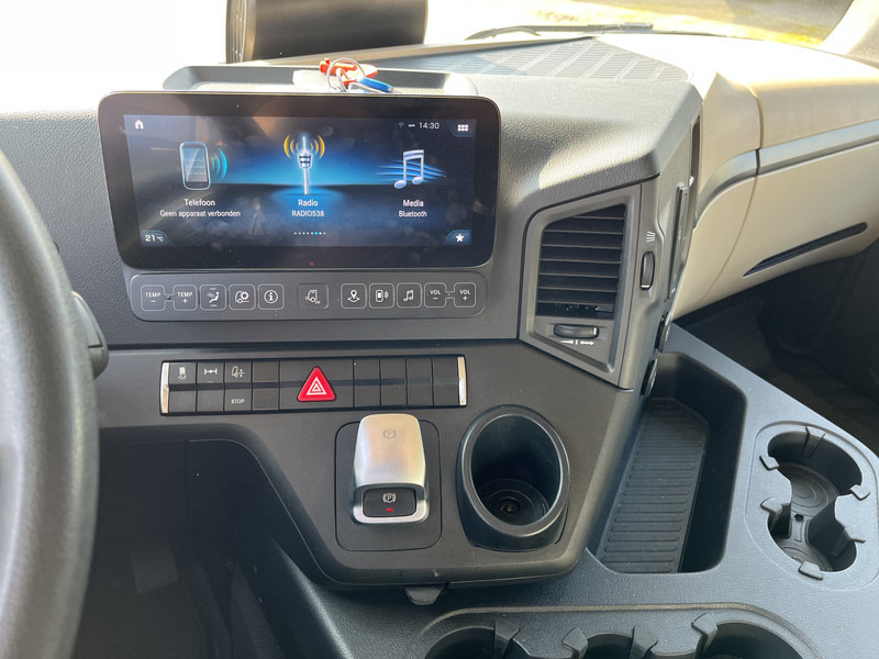 Mercedes-Benz Actros 2124 / 2023 / 18 Ton / Box / Laadklep - Camión caja cerrada: foto 5 Mercedes-Benz Actros 2124 / 2023 / 18 Ton / Box / Laadklep - Camión caja cerrada: foto 5