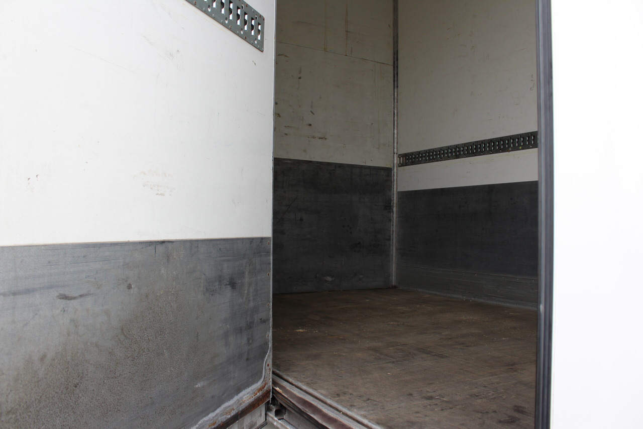 MAN TGX 26.480 6×2-4 Skåp/Fjärr - Camión caja cerrada: foto 4 MAN TGX 26.480 6×2-4 Skåp/Fjärr - Camión caja cerrada: foto 4