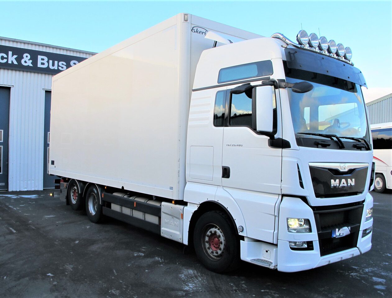 MAN TGX 26.480 6×2-4 Skåp/Fjärr - Camión caja cerrada: foto 3 MAN TGX 26.480 6×2-4 Skåp/Fjärr - Camión caja cerrada: foto 3