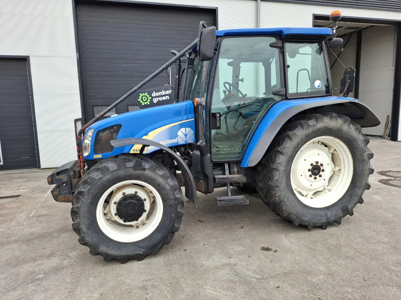 New Holland T5050 T5050 - Tractor: foto 1 New Holland T5050 T5050 - Tractor: foto 1