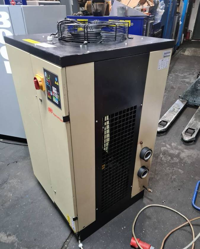 Osuszacz ziębniczy INGERSOLL RAND 13m3 - Maquinaria de alimentación: foto 4 Osuszacz ziębniczy INGERSOLL RAND 13m3 - Maquinaria de alimentación: foto 4