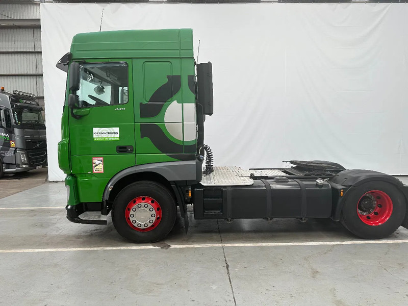 DAF XF 106.440 SPACECAB /ADR /INTARDER/STANDAIRCO - Cabeza tractora: foto 2 DAF XF 106.440 SPACECAB /ADR /INTARDER/STANDAIRCO - Cabeza tractora: foto 2