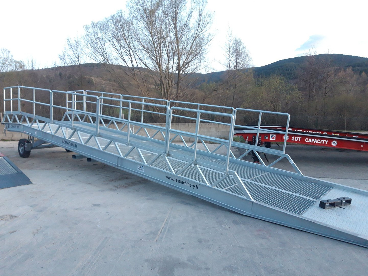 AZ RAMP-EASY XL-12 FULL GALVA. WIDE Mobil Galvanizate Loading Ramp With Level Off, 12 t Capacity - Rampa de carga: foto 4 AZ RAMP-EASY XL-12 FULL GALVA. WIDE Mobil Galvanizate Loading Ramp With Level Off, 12 t Capacity - Rampa de carga: foto 4