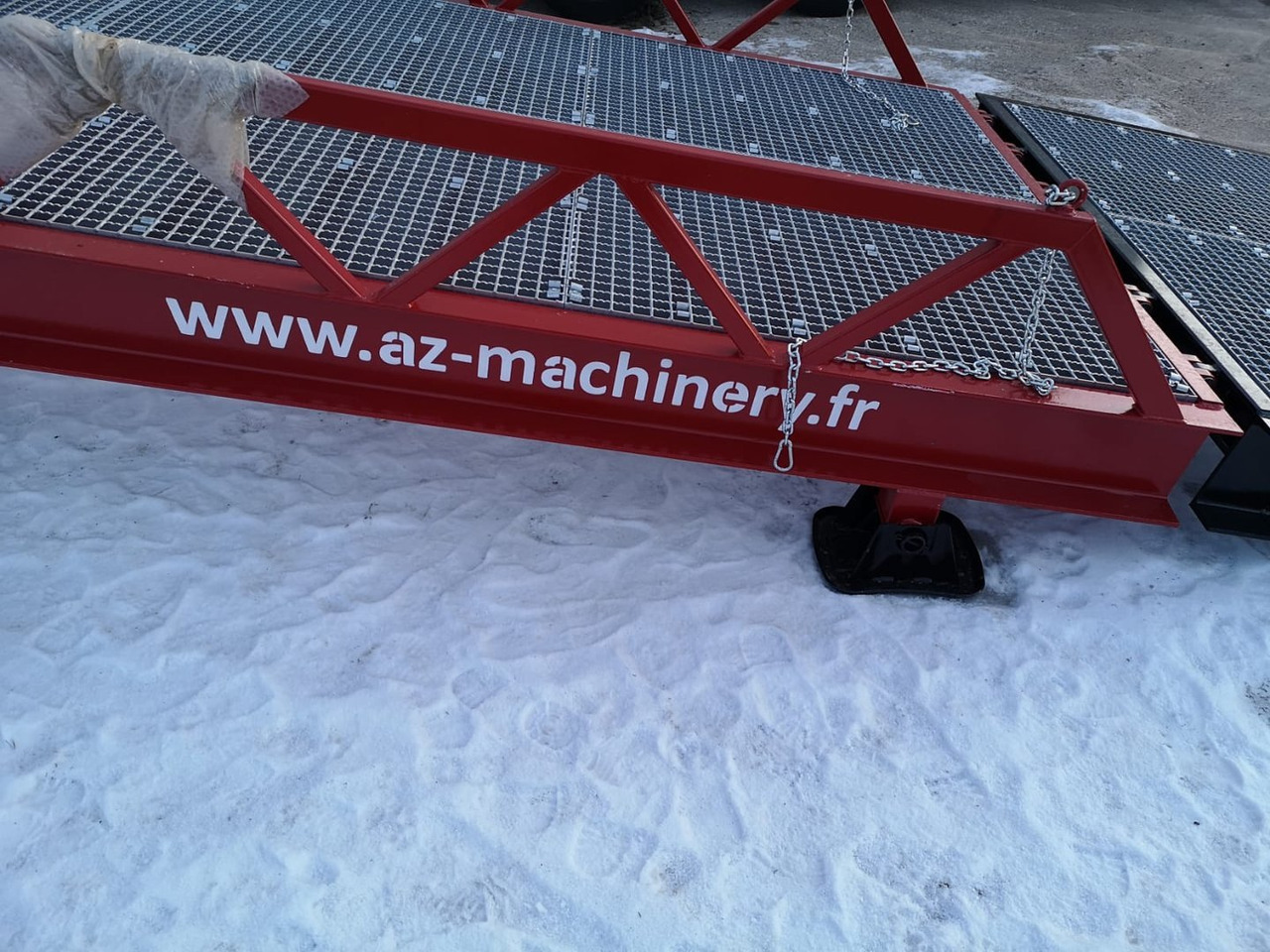 Loading Ramp with with hydraulic tilting bridge - AZ RAMP - STAR LLO- 20 T. - Rampa de carga: foto 5 Loading Ramp with with hydraulic tilting bridge - AZ RAMP - STAR LLO- 20 T. - Rampa de carga: foto 5