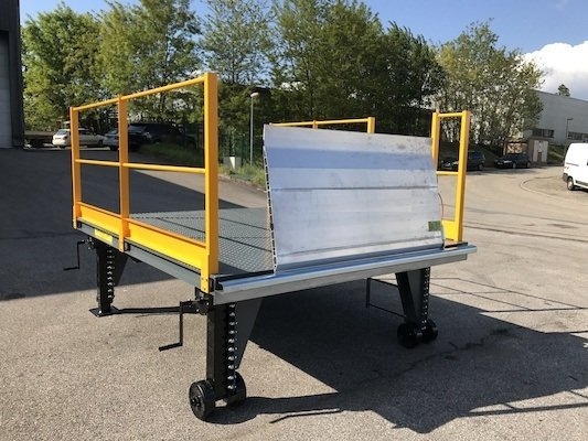 Mobil Loading Table AZ RAMP-SIMPLY 180 -10 T Capacity - Rampa de carga: foto 2 Mobil Loading Table AZ RAMP-SIMPLY 180 -10 T Capacity - Rampa de carga: foto 2