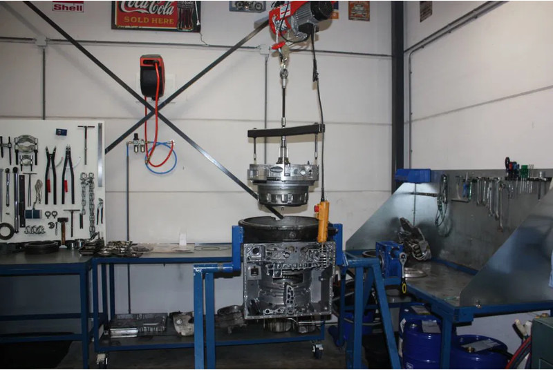 ZF 5HP502C, 5HP592C, 5HP602C, 5HP504C, 5HP594C, 5HP604C - Caja de cambios: foto 2 ZF 5HP502C, 5HP592C, 5HP602C, 5HP504C, 5HP594C, 5HP604C - Caja de cambios: foto 2