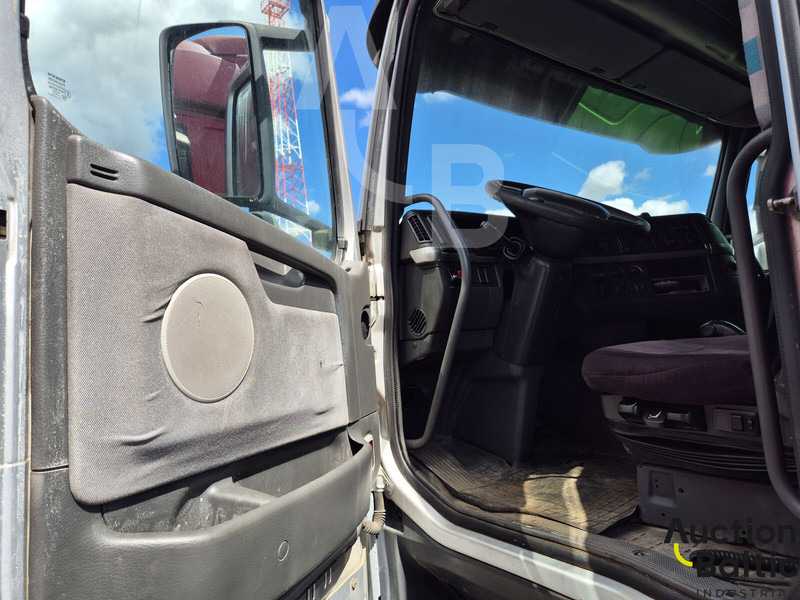 Volvo FH12 - Cabeza tractora: foto 5 Volvo FH12 - Cabeza tractora: foto 5