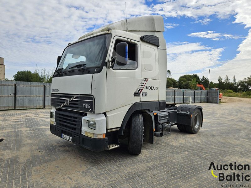 Volvo FH12 - Cabeza tractora: foto 1 Volvo FH12 - Cabeza tractora: foto 1