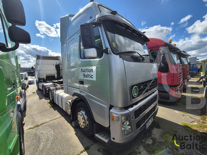 Volvo FH12 - Cabeza tractora: foto 2 Volvo FH12 - Cabeza tractora: foto 2