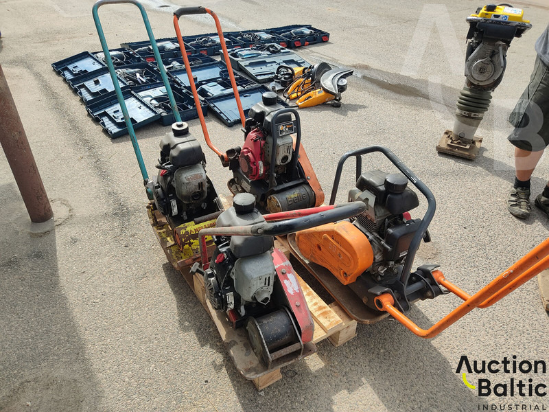Dynapac LF45, Ammann AVP1033 & 2 Belle - Plancha reversible: foto 3 Dynapac LF45, Ammann AVP1033 & 2 Belle - Plancha reversible: foto 3