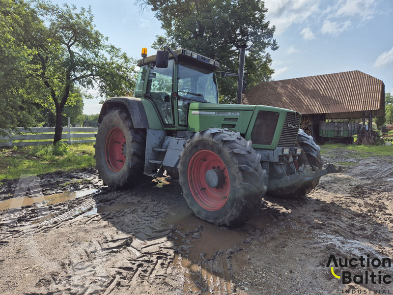 Fendt Favorit 824 - Tractor: foto 2 Fendt Favorit 824 - Tractor: foto 2