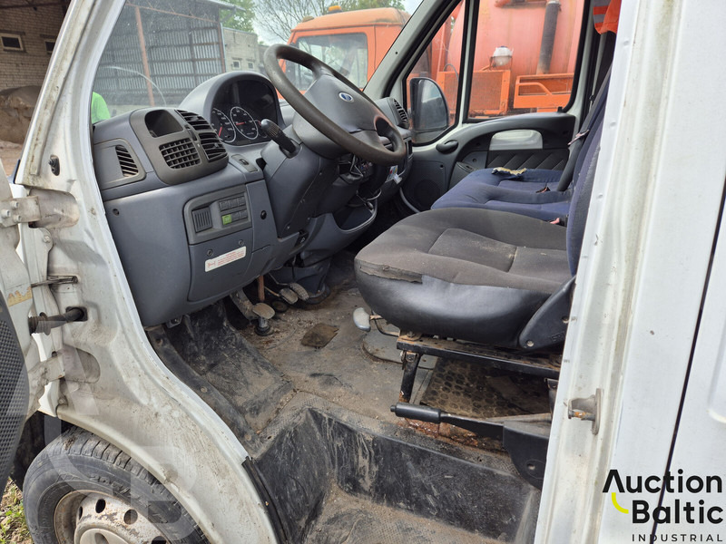 Fiat Ducato - Furgoneta con caja de lona: foto 5 Fiat Ducato - Furgoneta con caja de lona: foto 5