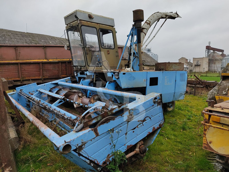 Fortschritt E 281 - Cosechadora de forraje: foto 1 Fortschritt E 281 - Cosechadora de forraje: foto 1