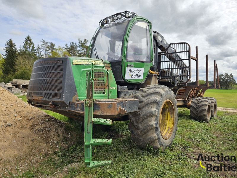 John Deere 1010 E - Remolque forestal: foto 1 John Deere 1010 E - Remolque forestal: foto 1