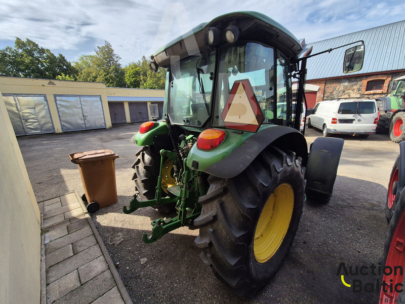 John Deere 5820 - Tractor: foto 3 John Deere 5820 - Tractor: foto 3