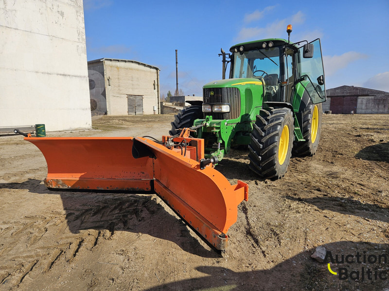 John Deere 6820 - Tractor: foto 1 John Deere 6820 - Tractor: foto 1