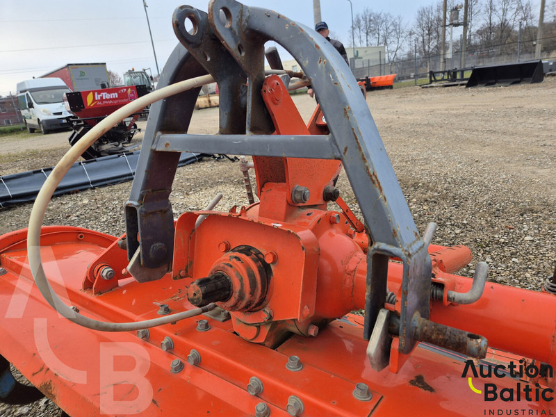 Kubota R 15T - Grada rotativa: foto 5 Kubota R 15T - Grada rotativa: foto 5