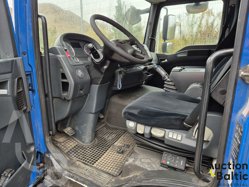 MAN TGL12.220 BL - Camión caja cerrada: foto 5 MAN TGL12.220 BL - Camión caja cerrada: foto 5