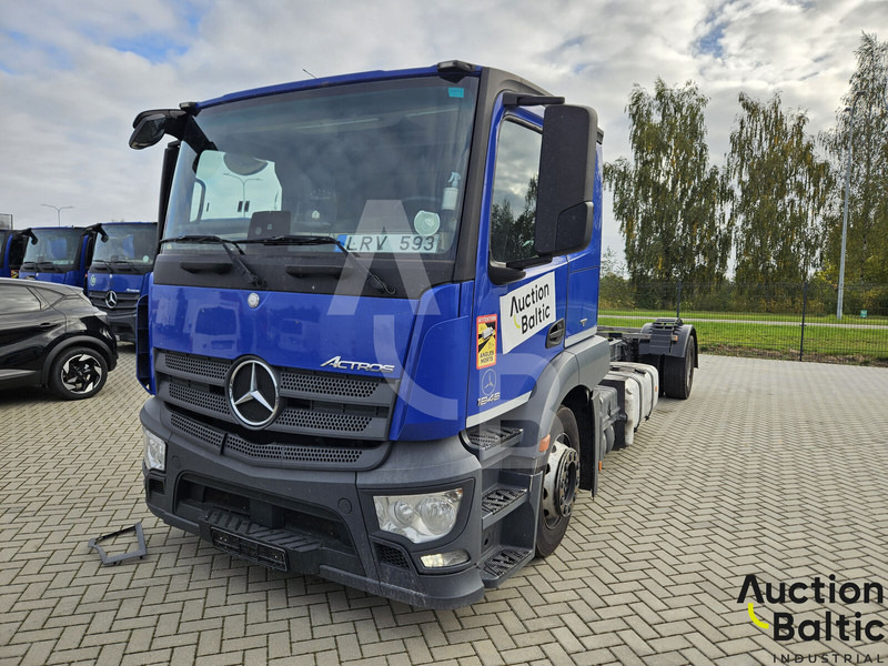 Mercedes-Benz Actros 1843 - Camión chasis: foto 1 Mercedes-Benz Actros 1843 - Camión chasis: foto 1