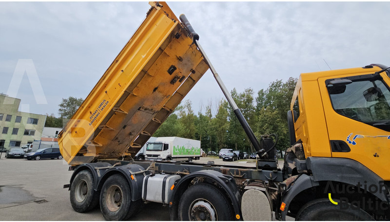 Renault Kerax 410.42 - Camión volquete: foto 5 Renault Kerax 410.42 - Camión volquete: foto 5