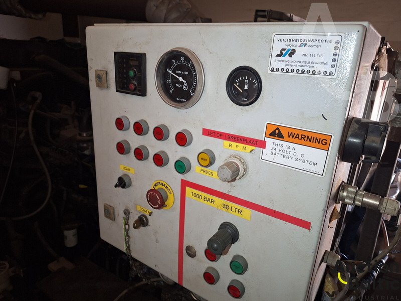 Renault Midlum 180.08 - Limpieza de alcantarillado: foto 5 Renault Midlum 180.08 - Limpieza de alcantarillado: foto 5