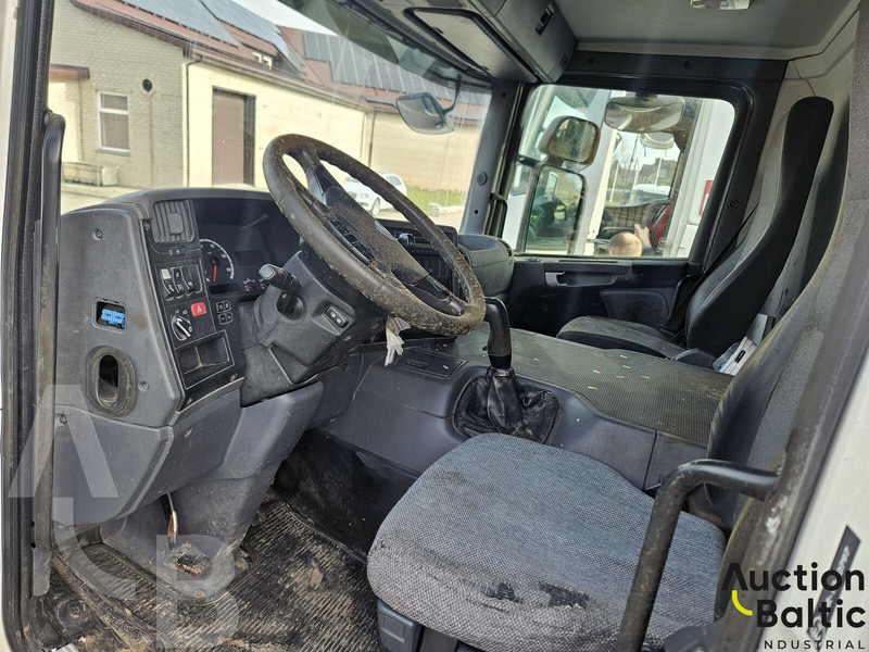 Scania P 230 - Camión cisterna: foto 5 Scania P 230 - Camión cisterna: foto 5