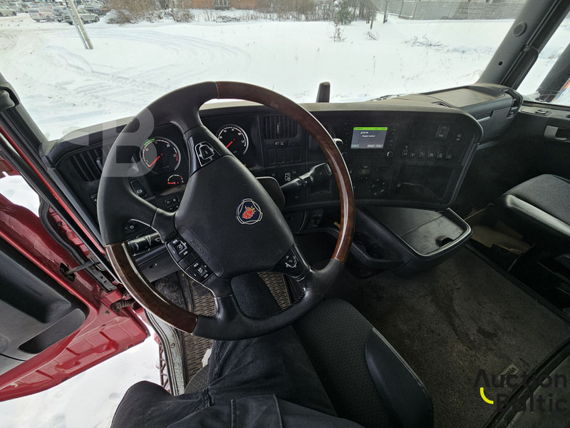 Remolque forestal Scania R 450: foto 8