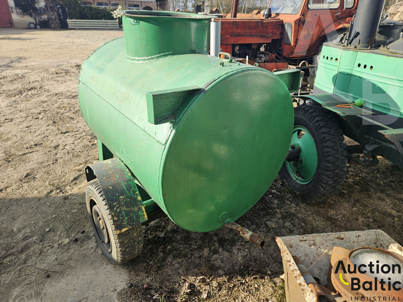 Trailer with tank - Remolque cisterna: foto 3 Trailer with tank - Remolque cisterna: foto 3