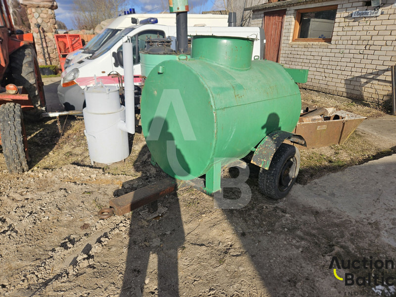 Trailer with tank - Remolque volquete: foto 1 Trailer with tank - Remolque volquete: foto 1