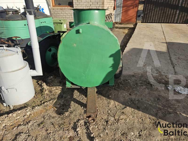 Trailer with tank - Remolque volquete: foto 4 Trailer with tank - Remolque volquete: foto 4