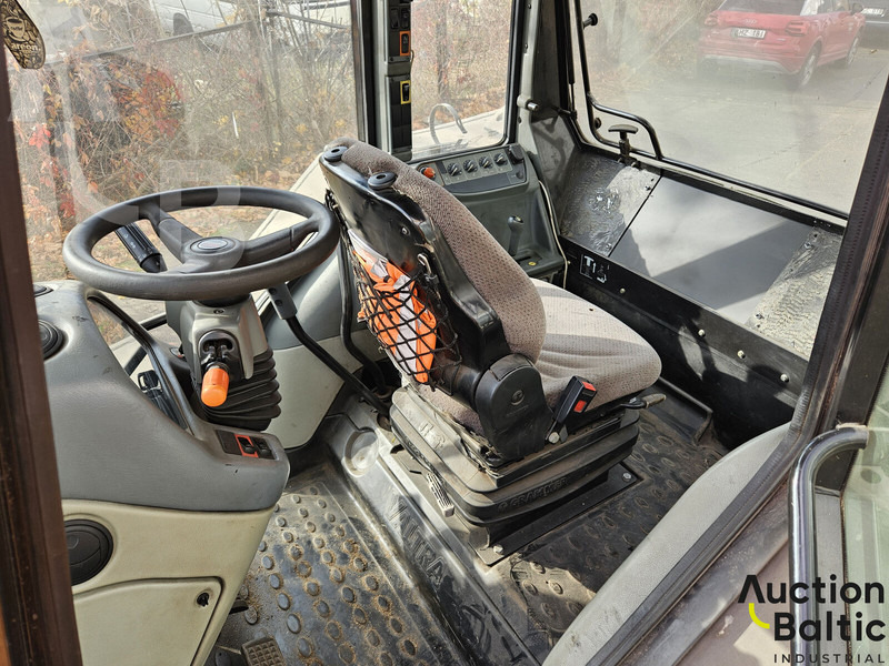 Valtra A 93H - Tractor: foto 5 Valtra A 93H - Tractor: foto 5