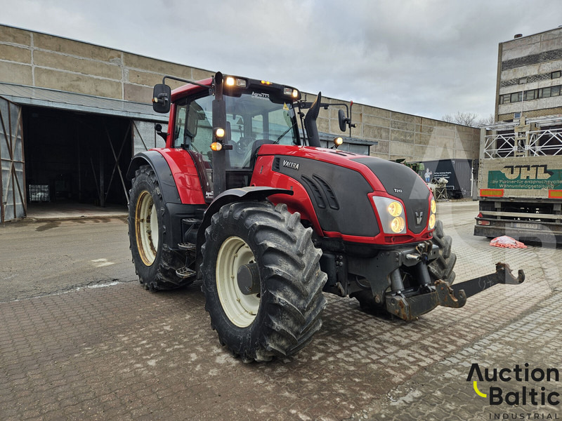 Valtra T213V - Tractor: foto 1 Valtra T213V - Tractor: foto 1